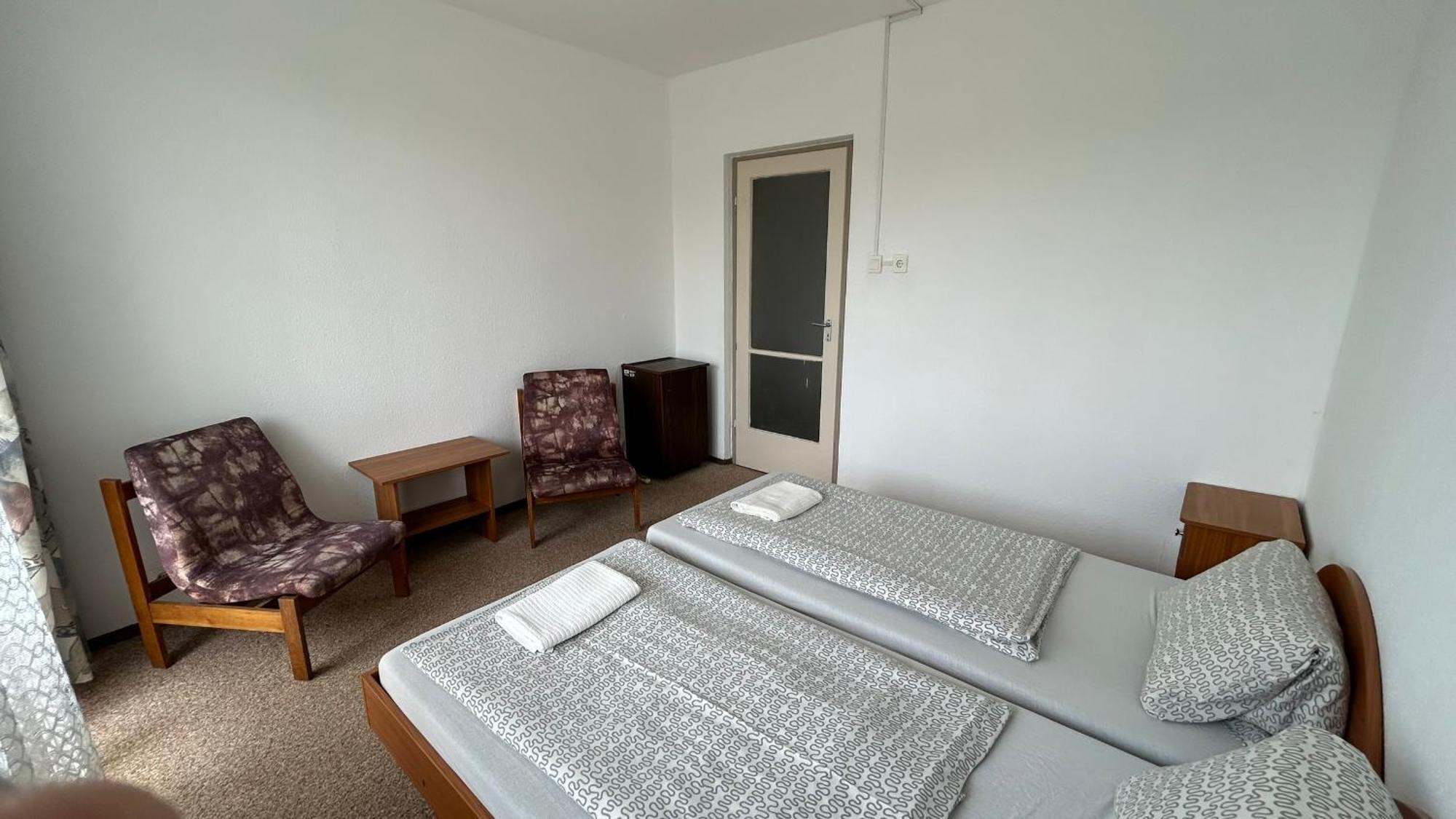 Aranypart Hostel Siofok Exterior photo